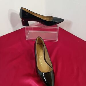 Calvin Klein Heels Women SZ 7 Genoveva Pumps Black Shiny Patent Leather.